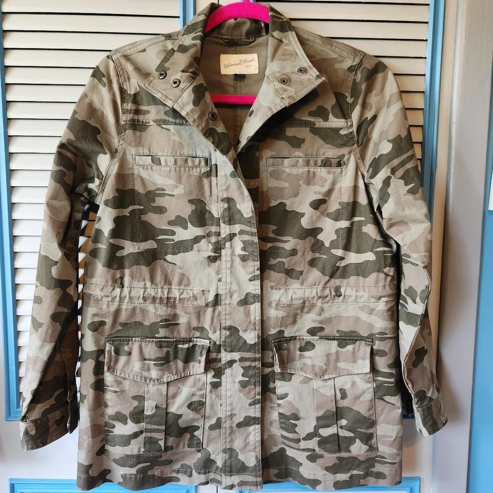 Universal Thread Grey Camo Jacket